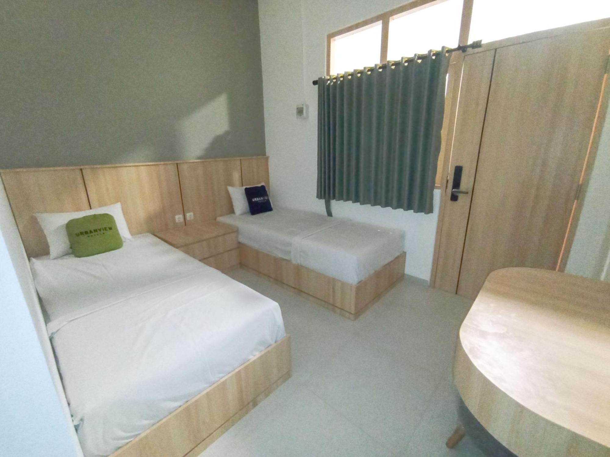 Urbanview Hotel Subali Purwokerto Bagian luar foto